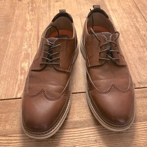 Men’s size 8 leather upper dress shoes - Finlee wingtip